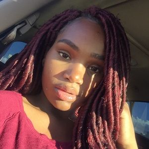 Meet your Posher, Amira